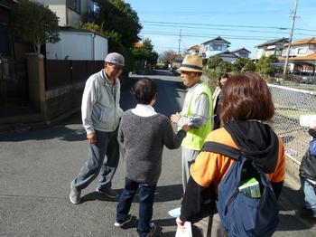 長島 姫御前団地での認知症声かけ訓練の様子