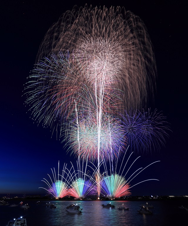 桑名水郷花火大会2023写真（中日写真協会提供）