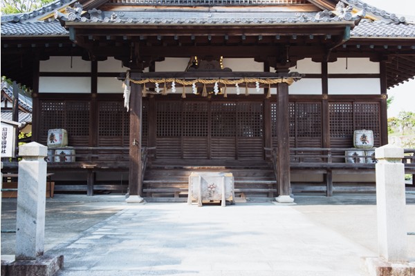 鎮國守國神社