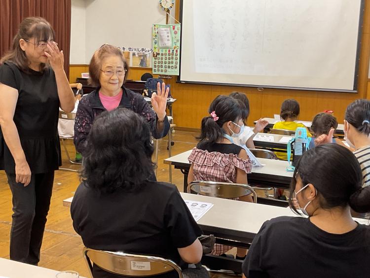 過去の講座の様子（手話）